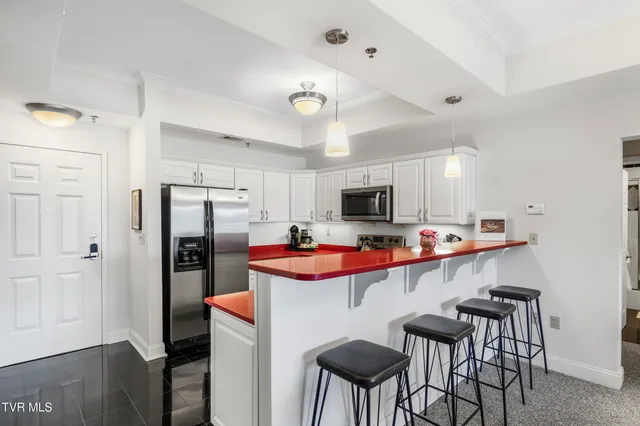 $2,250 | 210 Raceday Center Drive, Unit 1304, Bristol, TN 37620