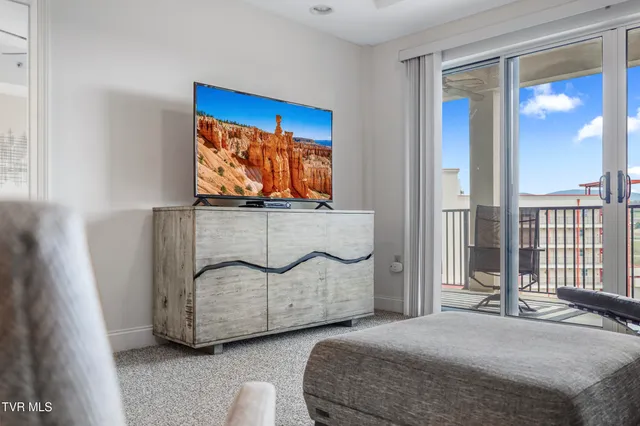 $2,250 | 210 Raceday Center Drive, Unit 1304, Bristol, TN 37620