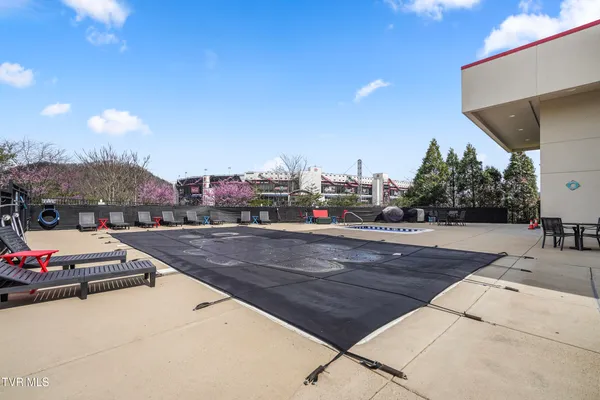 $2,250 | 210 Raceday Center Drive, Unit 1304, Bristol, TN 37620