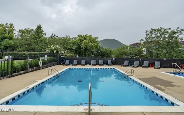 $2,250 | 210 Raceday Center Drive, Unit 1304, Bristol, TN 37620