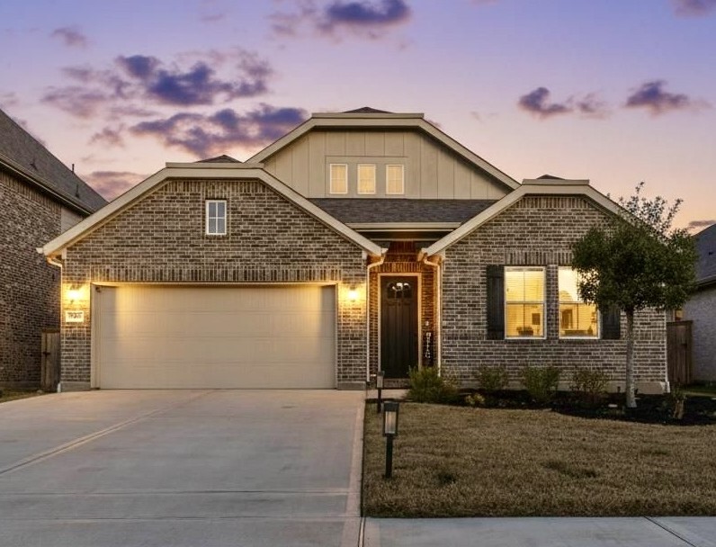 2811 Bisbee Road League City, TX 77573 - Photo 28 of 28 a front view of a house with yard