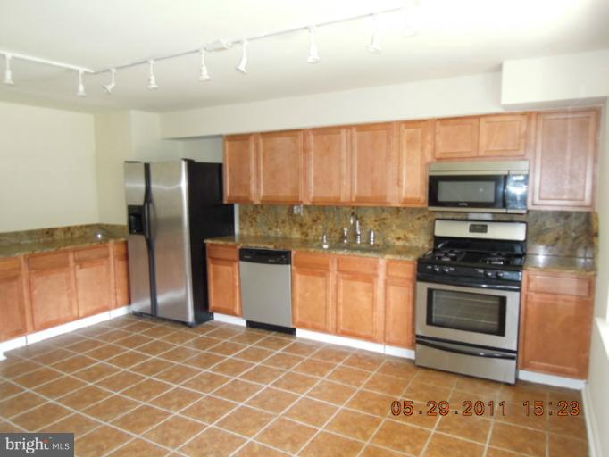 8113 Del Haven Road Dundalk, MD 21222 - Photo 10 of 11 Bath