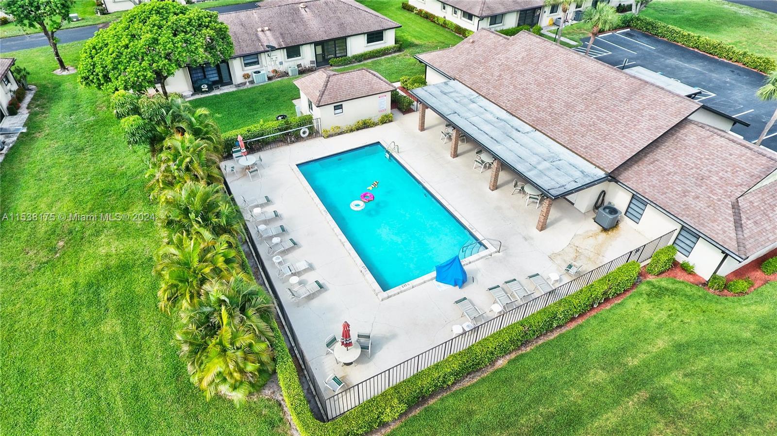 10054 Eaglewood Road, Unit B Boynton Beach, FL 33436 - Photo 17 of 25 a2