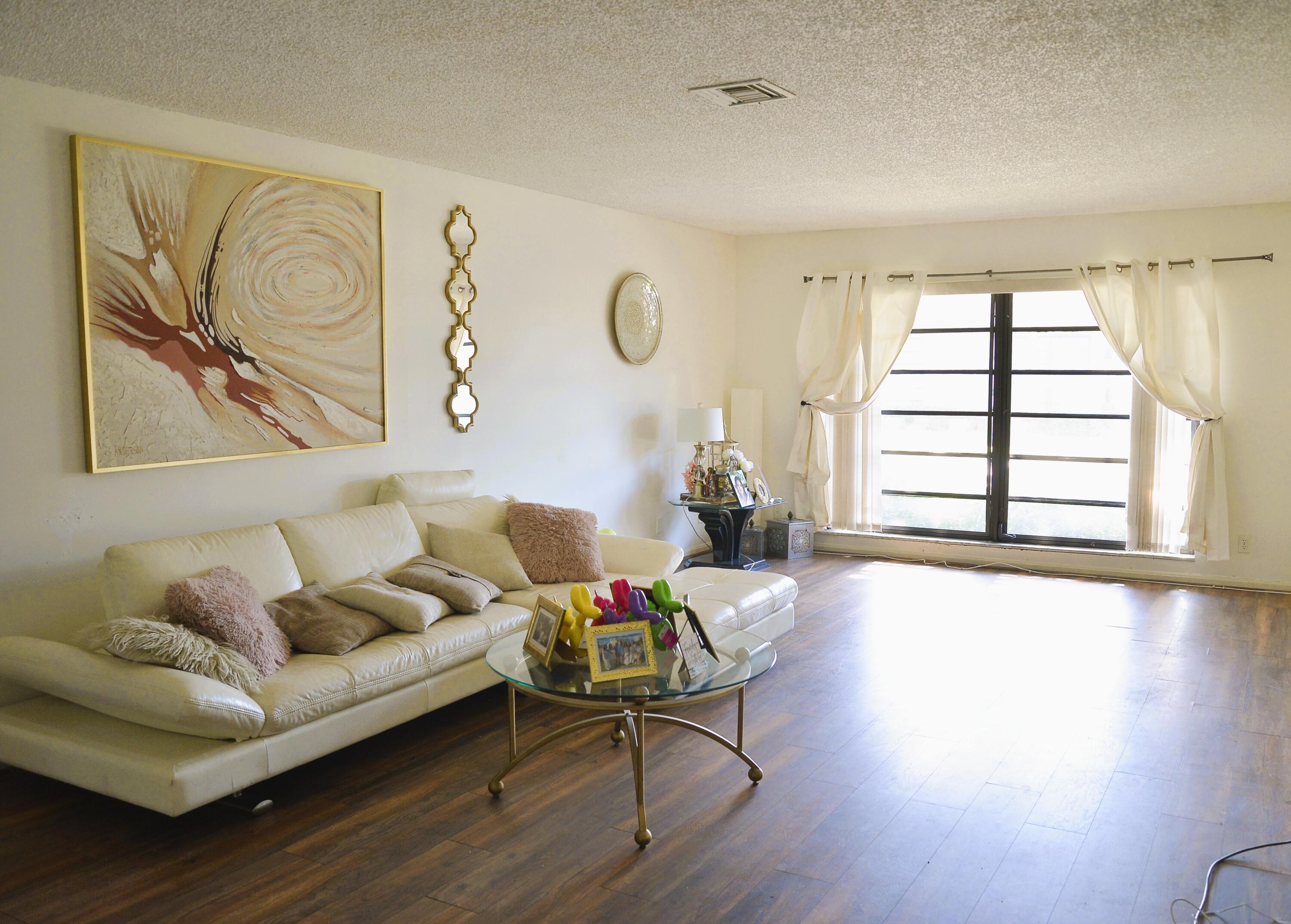 10054 Eaglewood Road, Unit B Boynton Beach, FL 33436 - Photo 2 of 25 _ROB0412