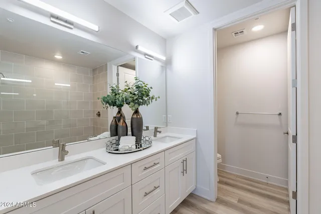 $489,000 | 3131 North Central Avenue, Unit 4014, Phoenix, AZ 85012