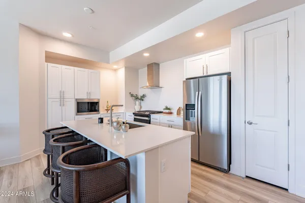 $448,000 | 3131 North Central Avenue, Unit 4014, Phoenix, AZ 85012