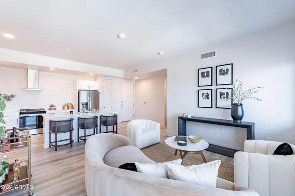$448,000 | 3131 North Central Avenue, Unit 4014, Phoenix, AZ 85012