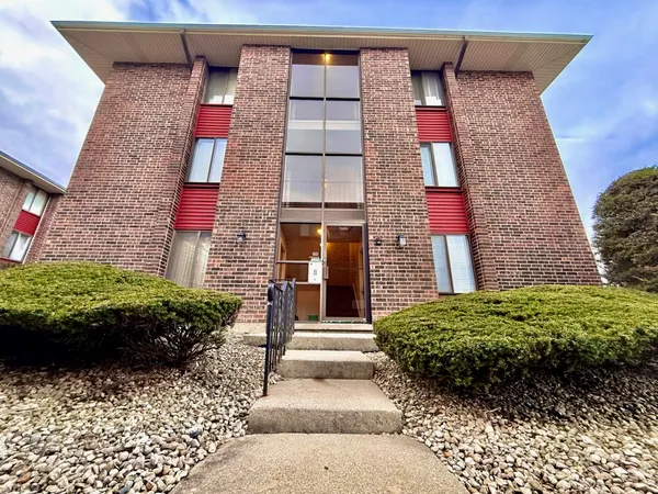 $149,000 | 15804 Terrace Drive, Unit R03, Oak Forest, IL 60452