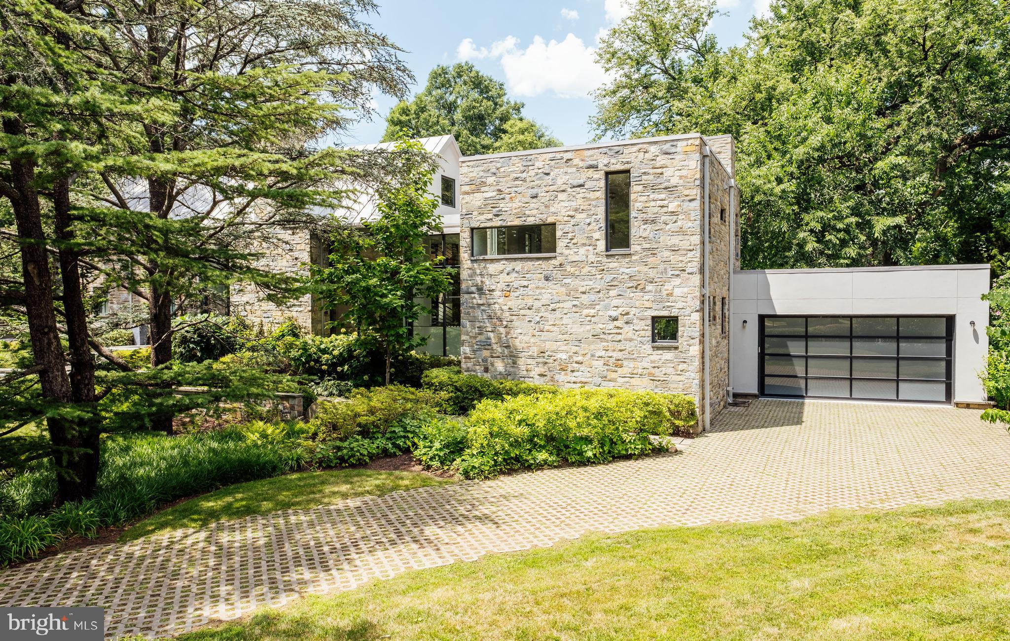 1007 Vassar Road Alexandria, VA 22314 - Photo 3 of 66 Gallery Image 3