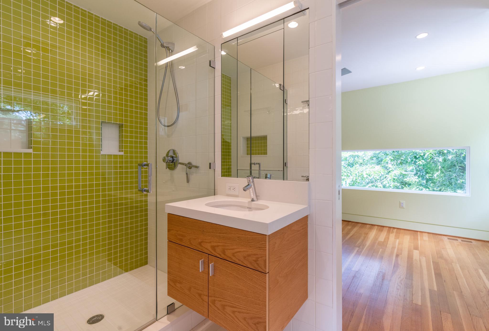 1007 Vassar Road Alexandria, VA 22314 - Photo 38 of 66 Gallery Image 38