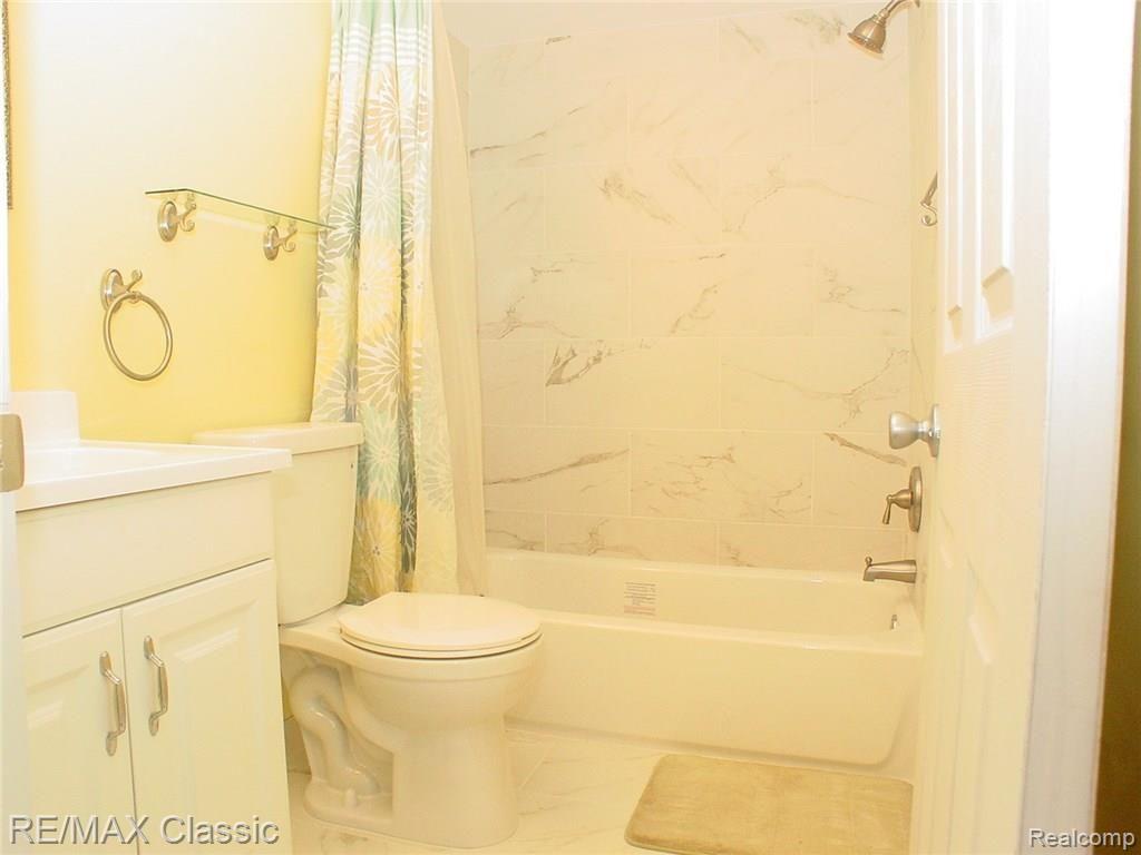 1199 South Sheldon Road, Unit 3 Plymouth, MI 48170 - Photo 11 of 18 DSC01102.JPG