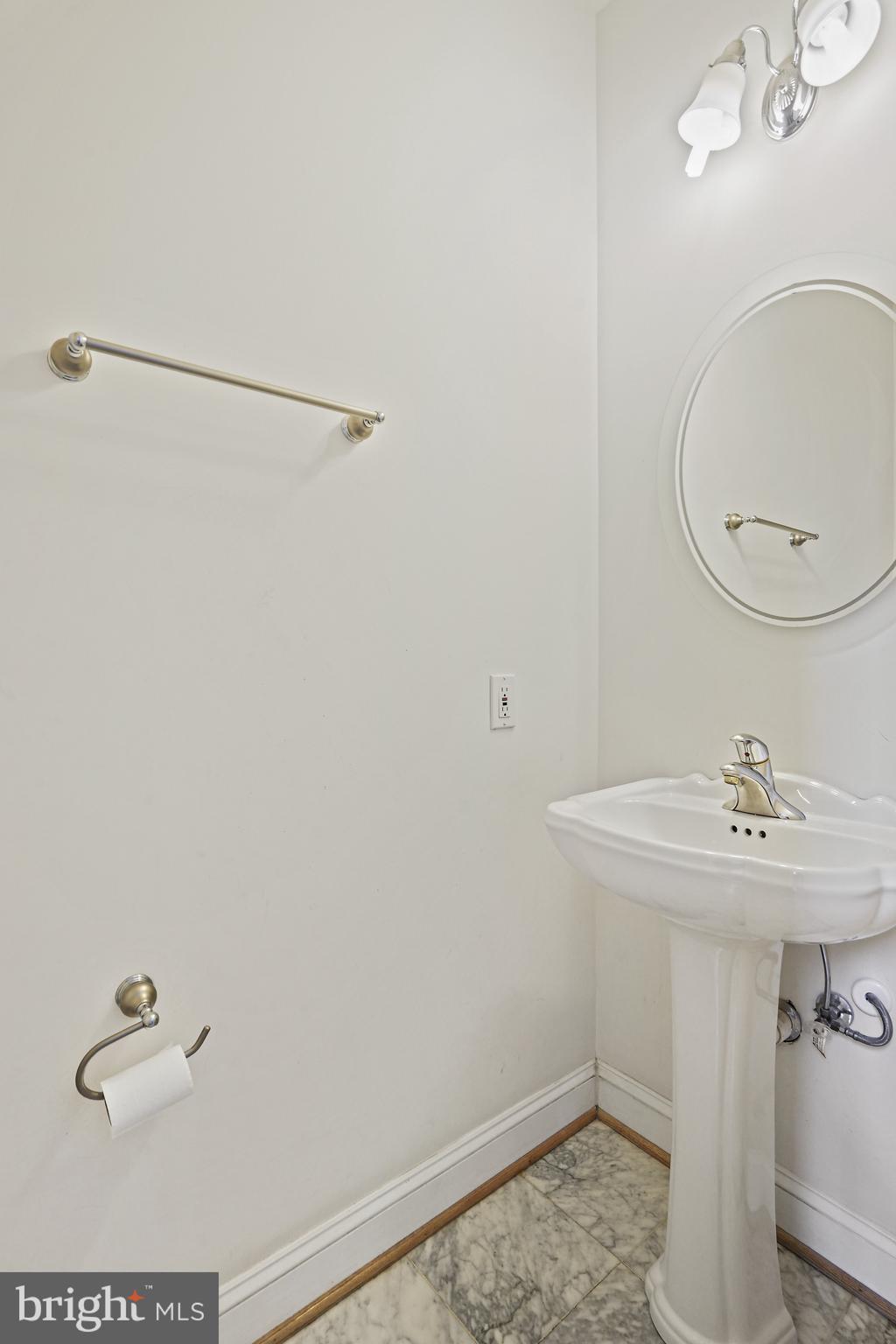 15601 Thompson Road Silver Spring, MD 20905 - Photo 10 of 65