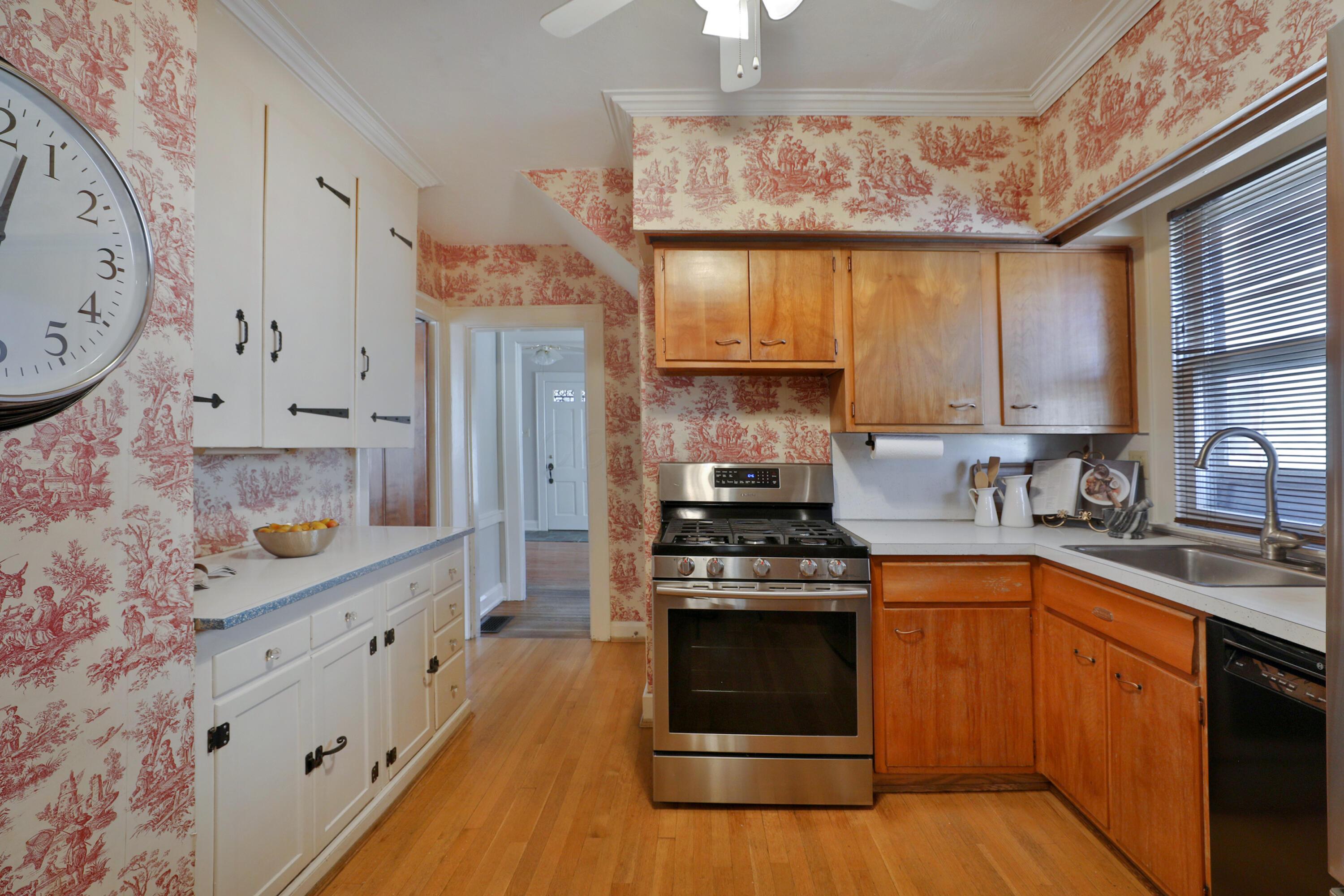 232 Brighton Road Columbus, OH 43202 - Photo 19 of 44 Kitchen