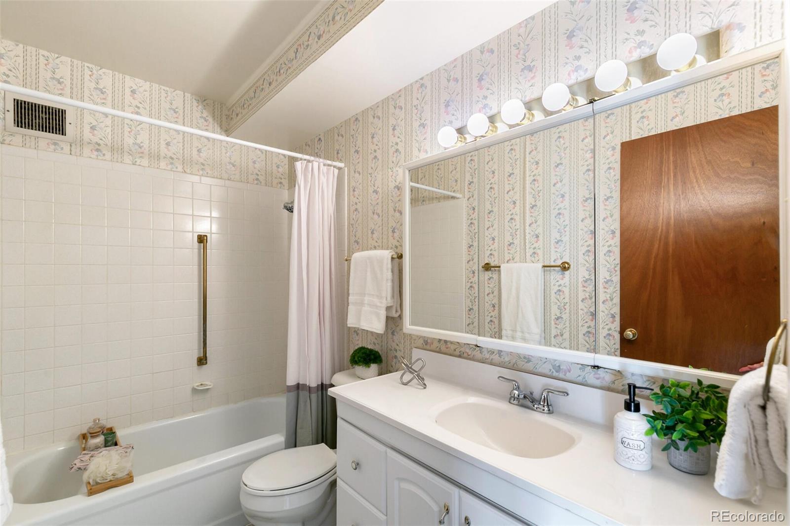 705 South Alton Way, Unit 11A Denver, CO 80247 - Photo 17 of 45