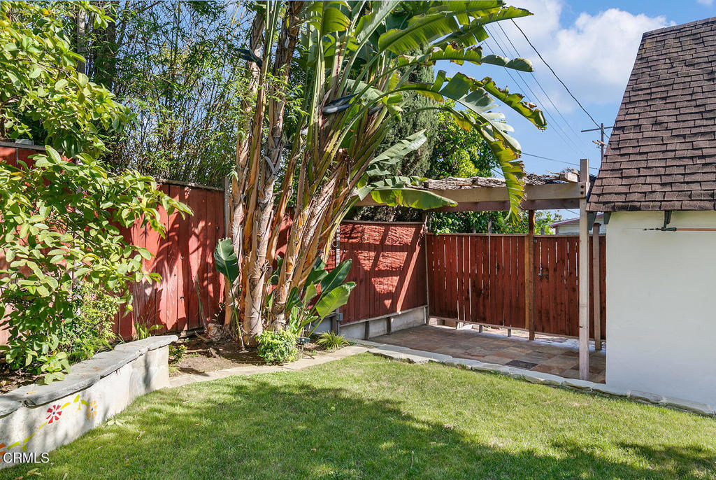 5240 Ellenwood Place Los Angeles, CA 90041 - Photo 23 of 25 a view of a backyard with a tree