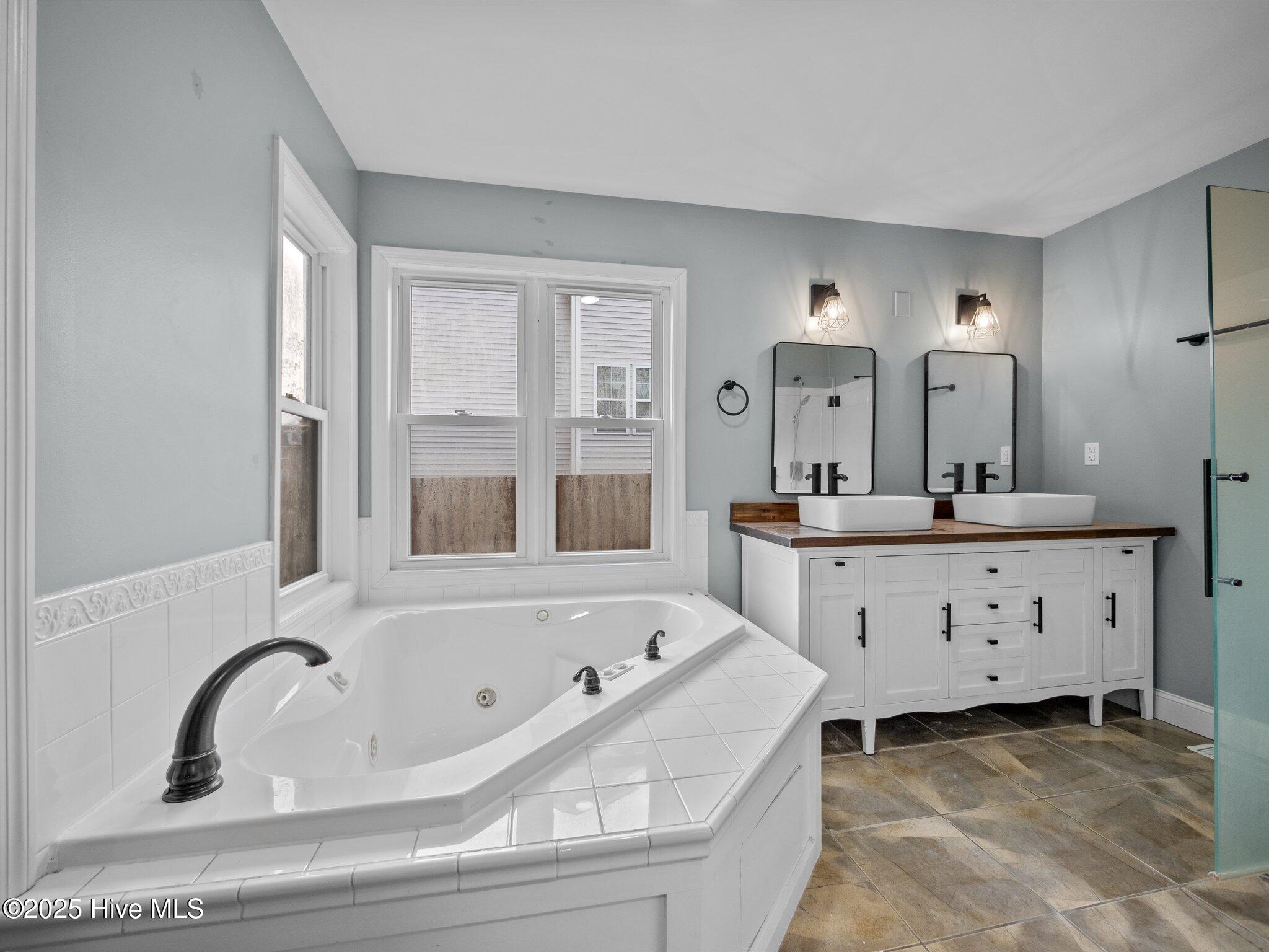 705 Riva Ridge Road Sneads Ferry, NC 28460 - Photo 15 of 31 Primary Bathroom