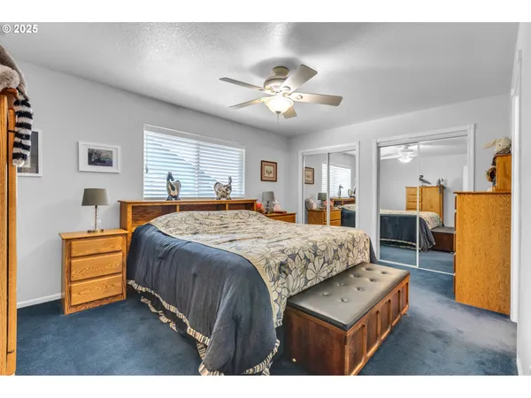 $400,000 | 2200 Southeast Chinaberry Avenue, Roseburg, OR 97470
