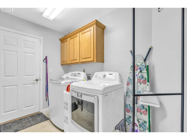 $400,000 | 2200 Southeast Chinaberry Avenue, Roseburg, OR 97470