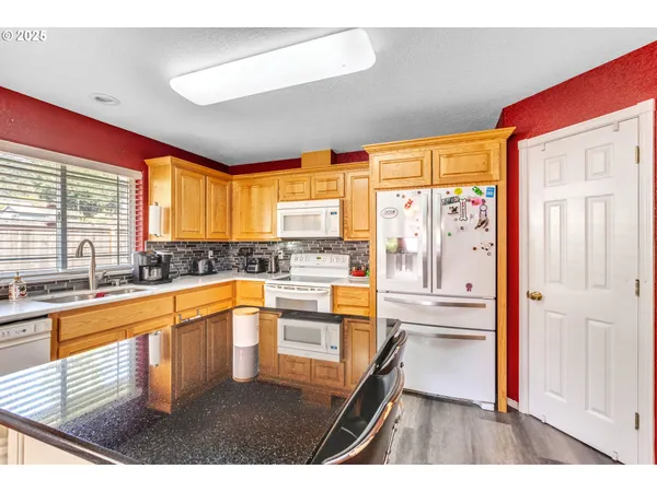 $400,000 | 2200 Southeast Chinaberry Avenue, Roseburg, OR 97470