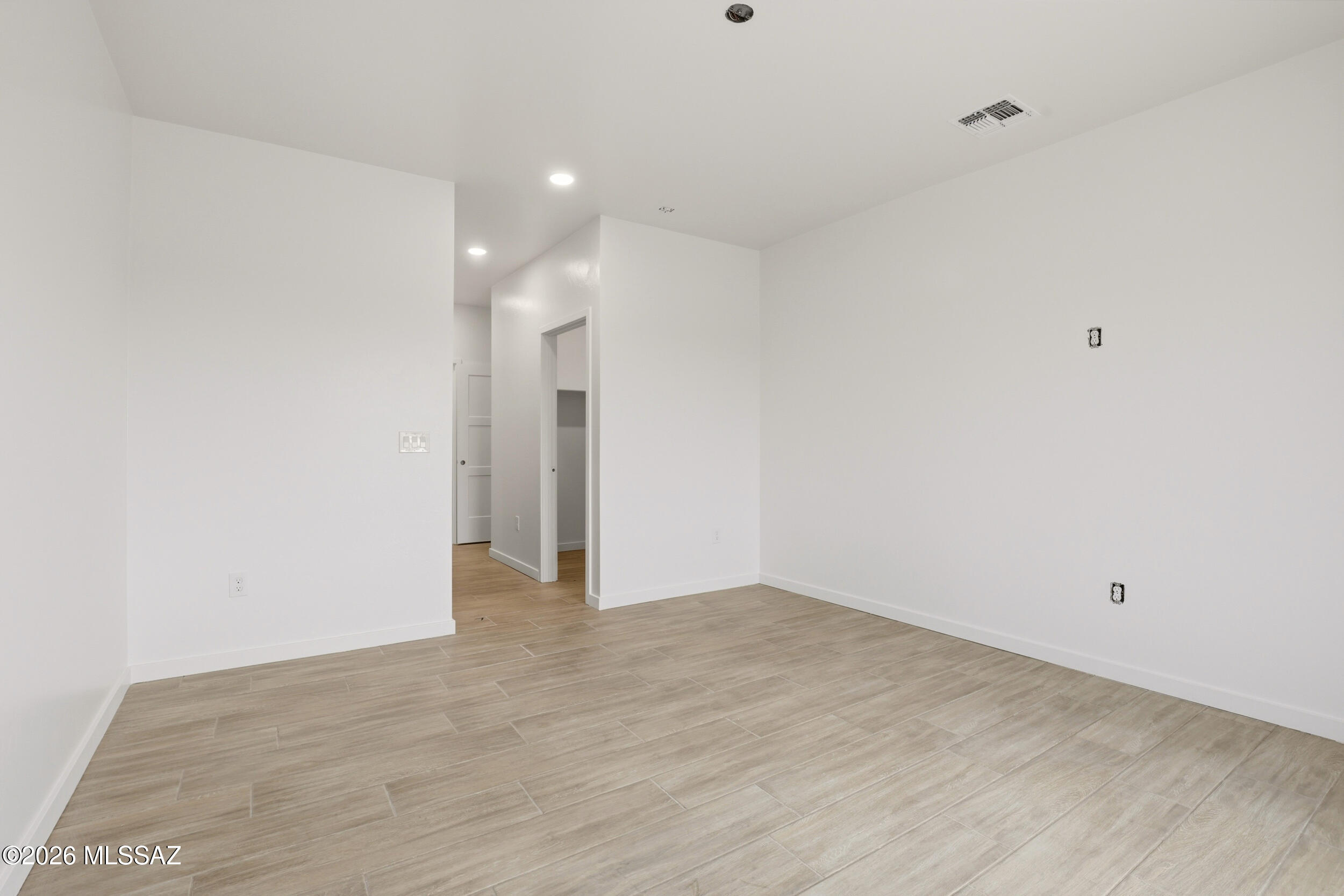 5583 South Swires Road Tucson, AZ 85746 - Photo 9 of 23 13_swires_011