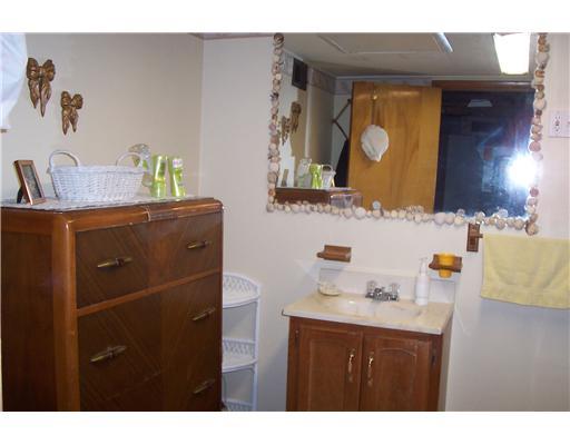 524 Center Hill Road Plum, PA 15239 - Photo 11 of 17 Full Bath.