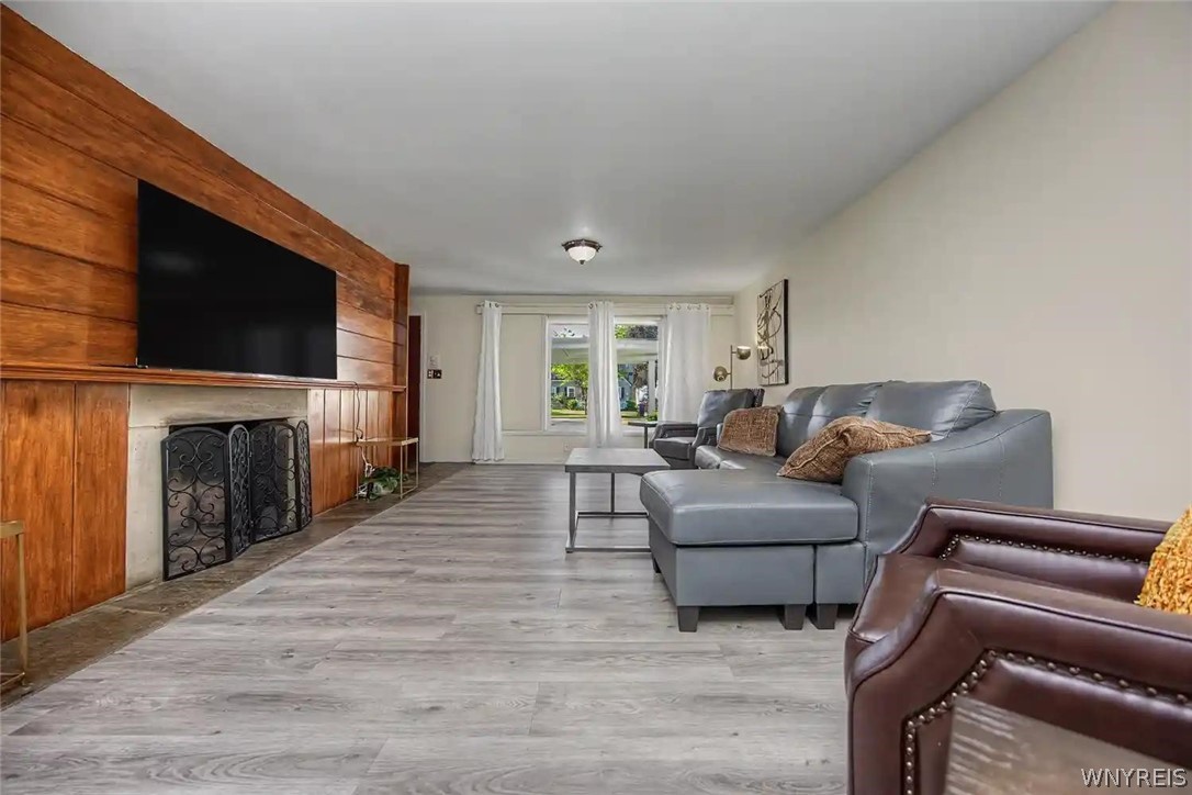 9326 Rivershore Drive Niagara Falls, NY 14304 - Photo 11 of 33