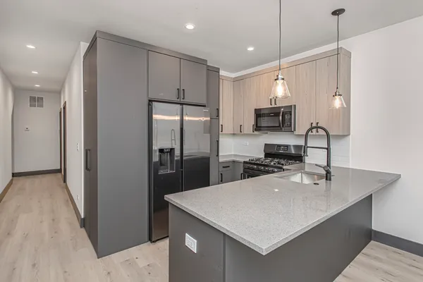 $2,200 | 6504 South Ingleside Avenue, Unit 1, Chicago, IL 60637