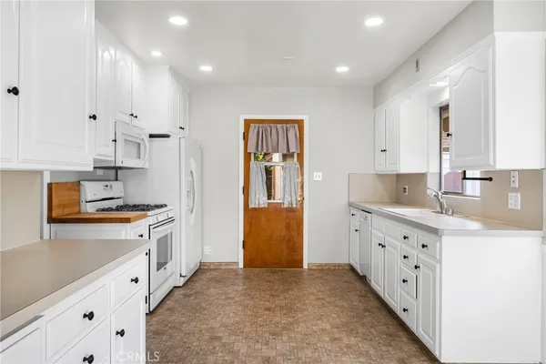 $5,800 | 243 North Grand Street, Orange, CA 92866