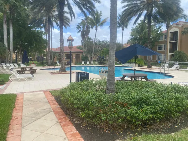 $2,050 | 7980 North Nob Hill Road, Unit 205, Tamarac, FL 33321