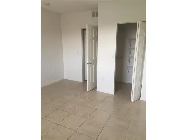 $2,050 | 7980 North Nob Hill Road, Unit 205, Tamarac, FL 33321