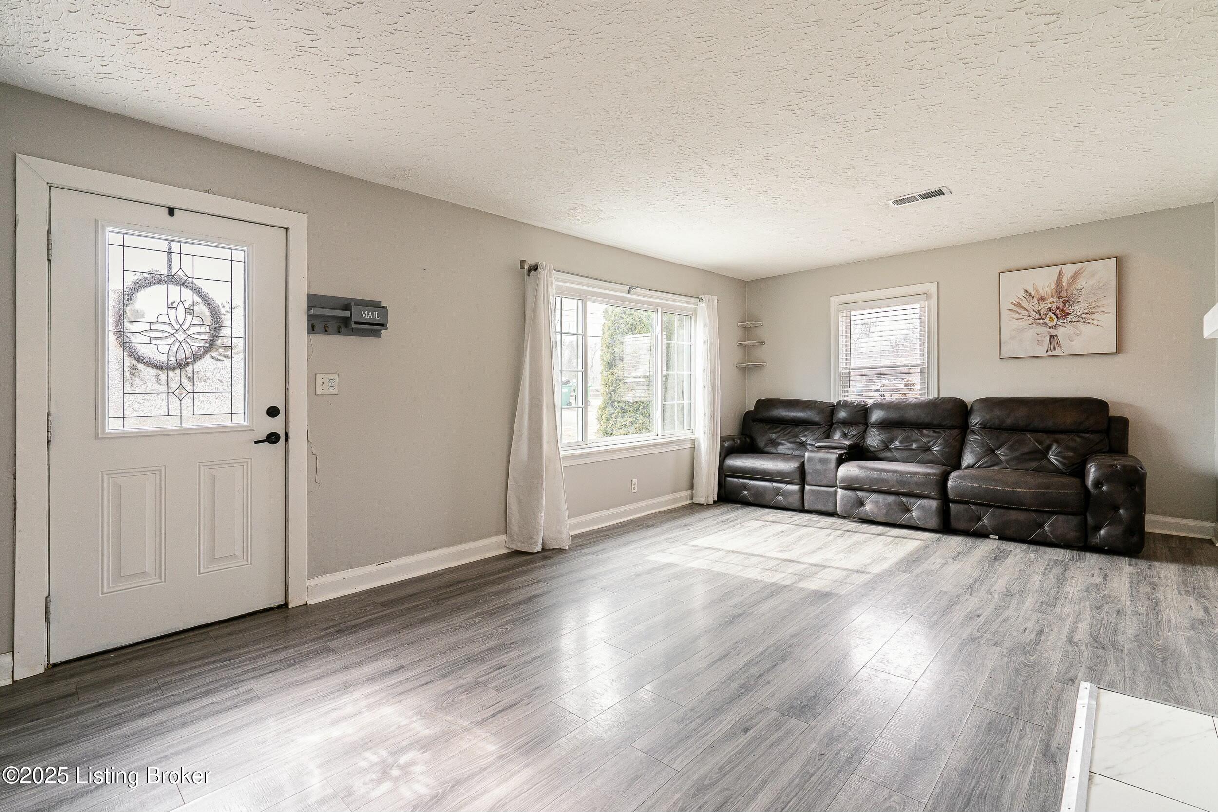 6613 West Orell Road Louisville, KY 40272 - Photo 4 of 40 tempImagelDEbM8