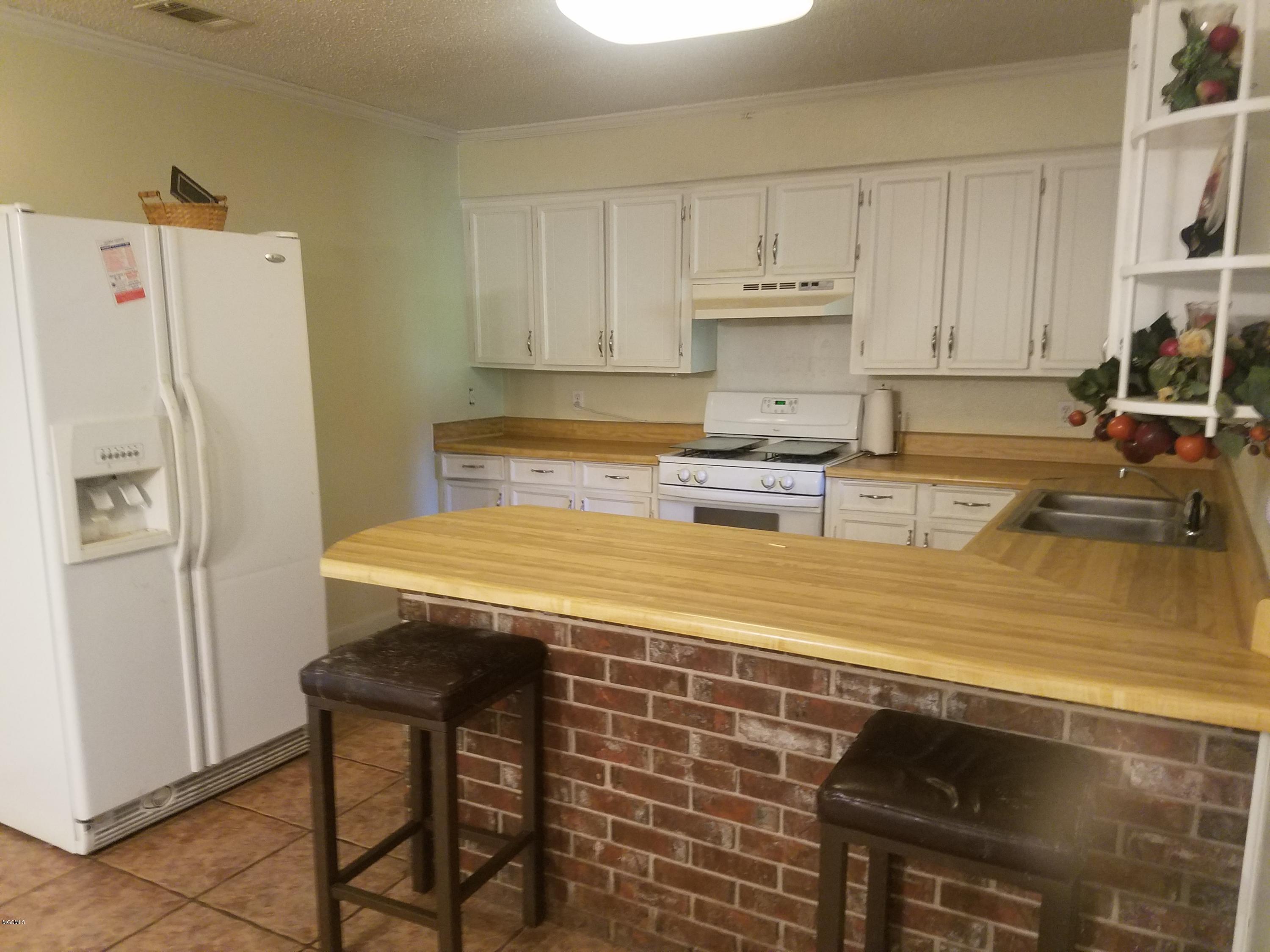 117 McAllister Road Lucedale, MS 39452 - Photo 4 of 19 Kitchen