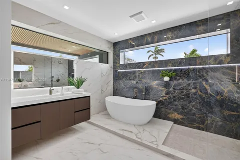 $2,499,000 | 604 Southwest 7th Street, Fort Lauderdale, FL 33315