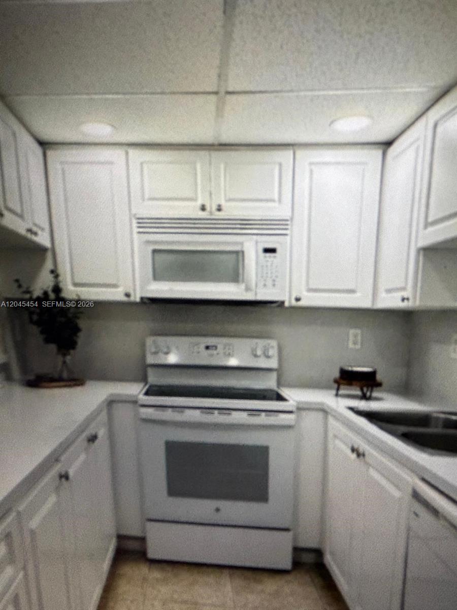 984 West 40th Street, Unit 2 Hialeah, FL 33012 - Photo 9 of 22