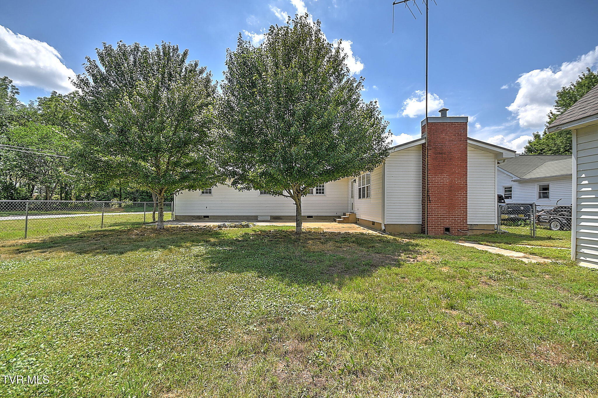 412 South Main Street Elizabethton, TN 37643 - Photo 9 of 34 28-web-or-mls-412 S Main JH-29