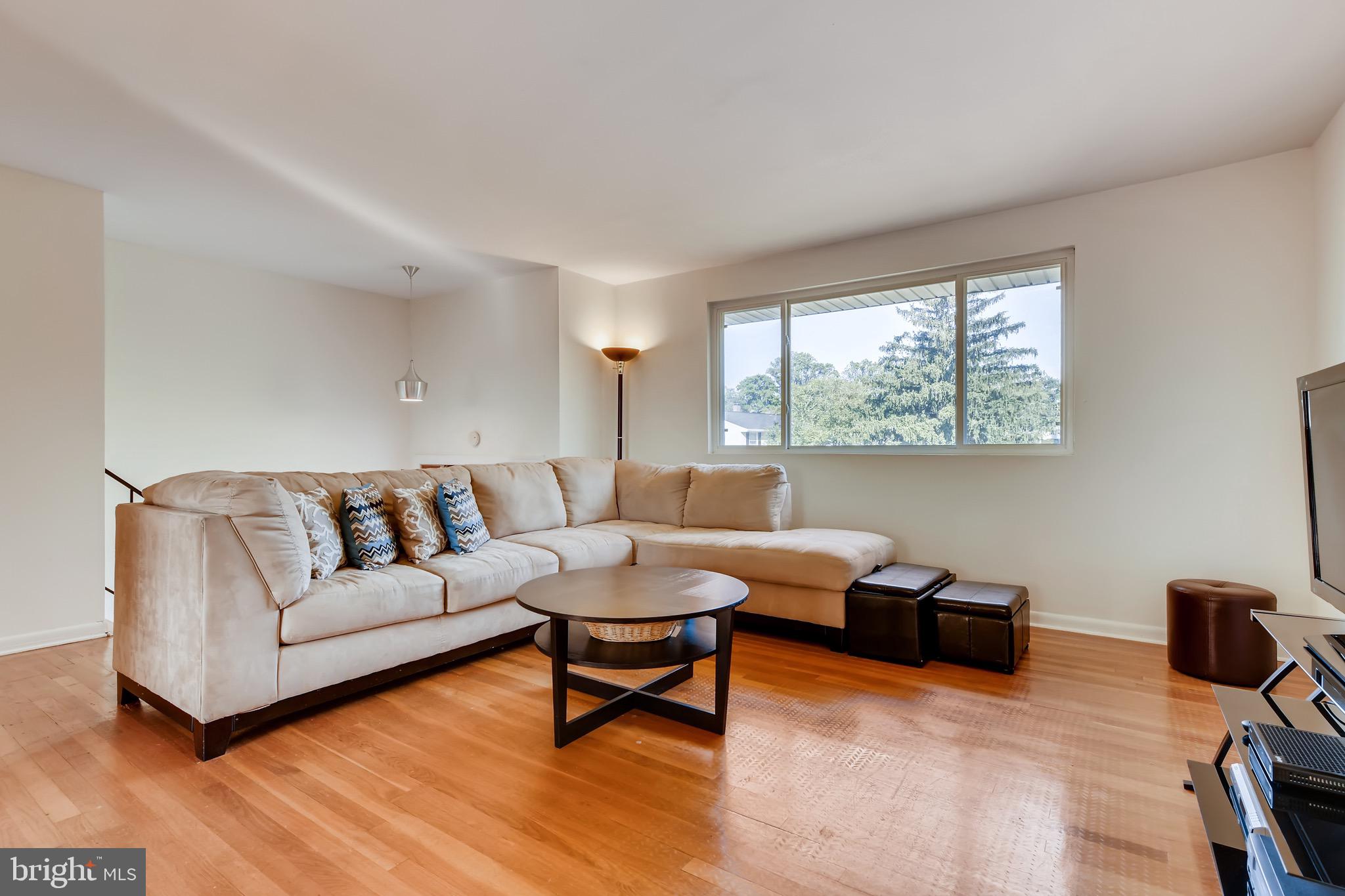 8644 Lucerne Road Randallstown, MD 21133 - Photo 2 of 32 Living Room | w/Bay Window