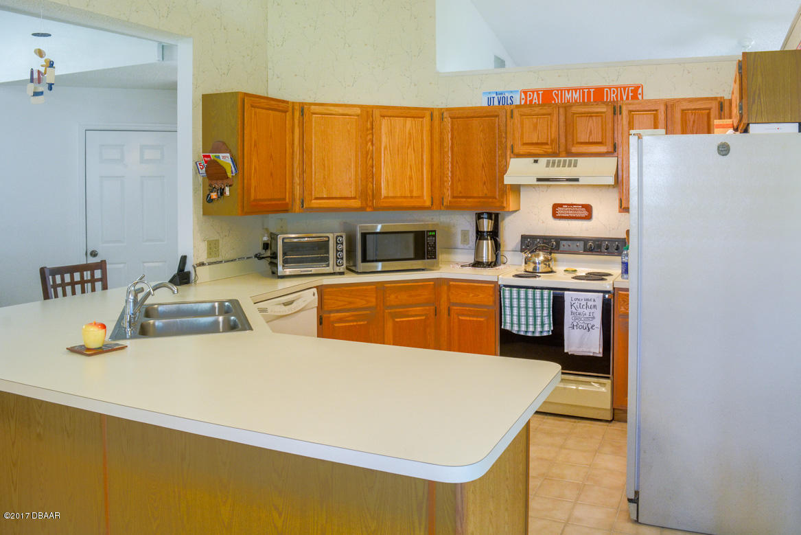 22 Bryan Cave Road South Daytona, FL 32119 - Photo 11 of 23 22_bryan_cave_11