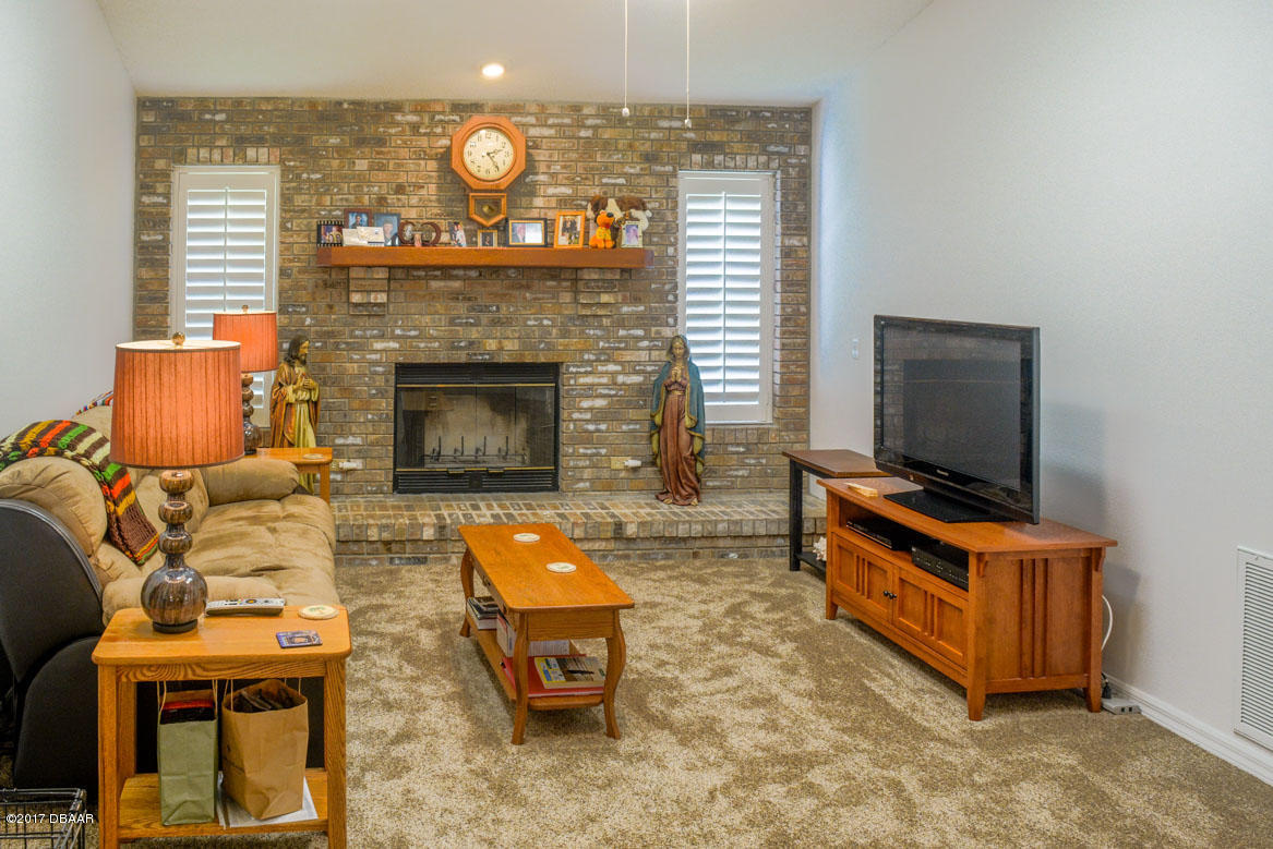 22 Bryan Cave Road South Daytona, FL 32119 - Photo 14 of 23 22_bryan_cave_14