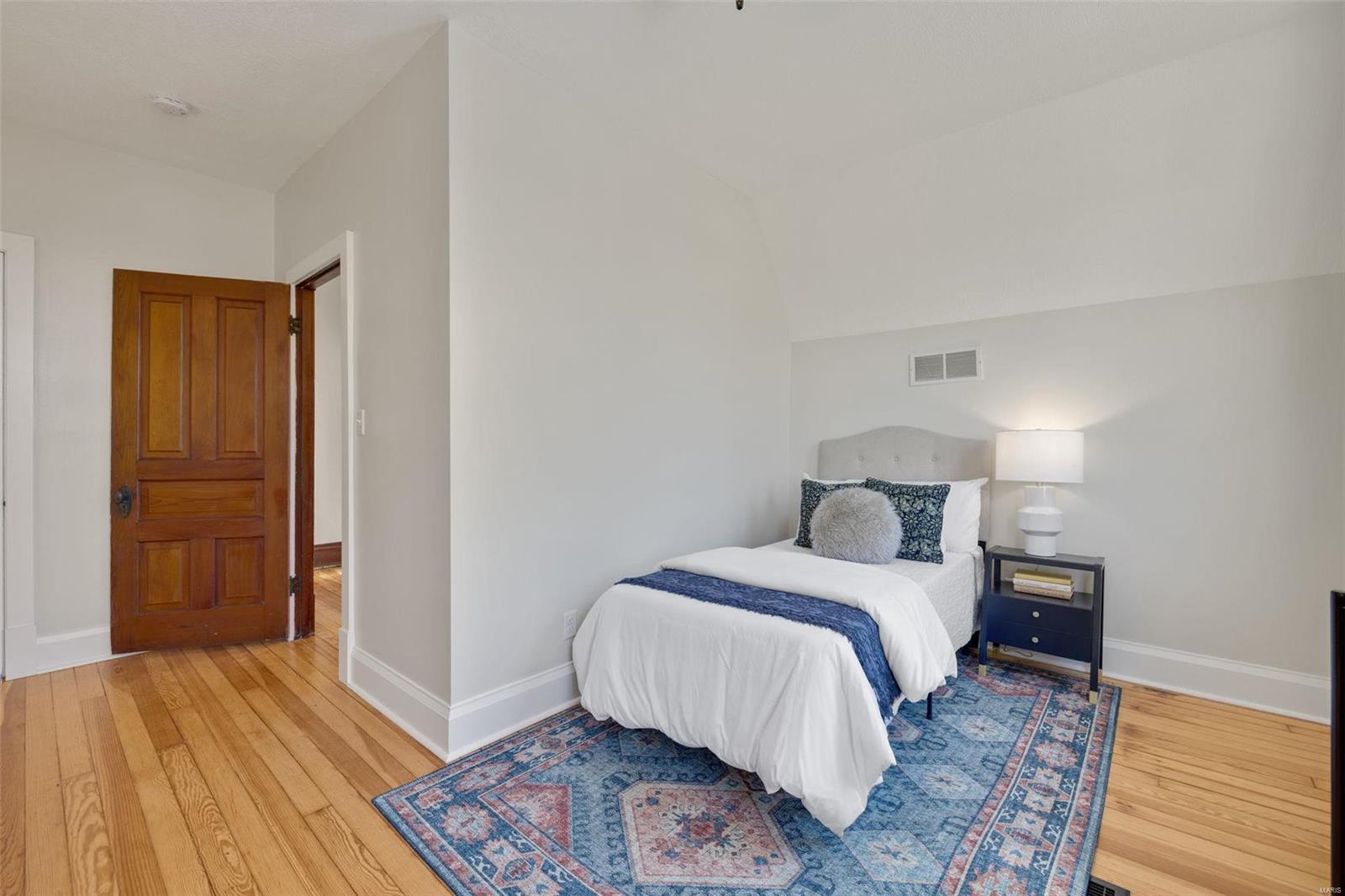 5215 Heege Road St. Louis, MO 63123 - Photo 19 of 38 Gallery Image 19