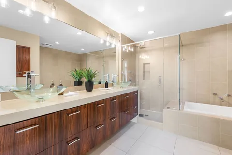 $1,435,000 | 414 West Wisconsin Street, Unit H, Chicago, IL 60614