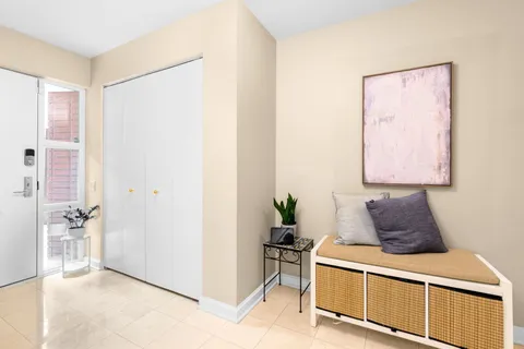 $1,435,000 | 414 West Wisconsin Street, Unit H, Chicago, IL 60614