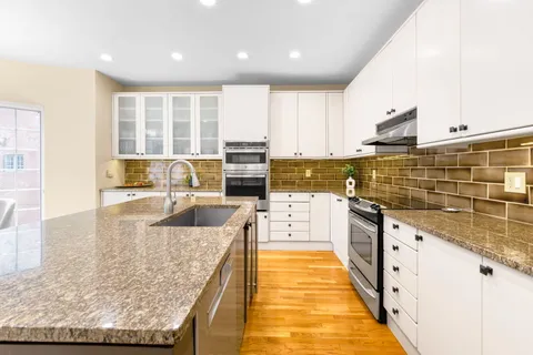 $1,435,000 | 414 West Wisconsin Street, Unit H, Chicago, IL 60614