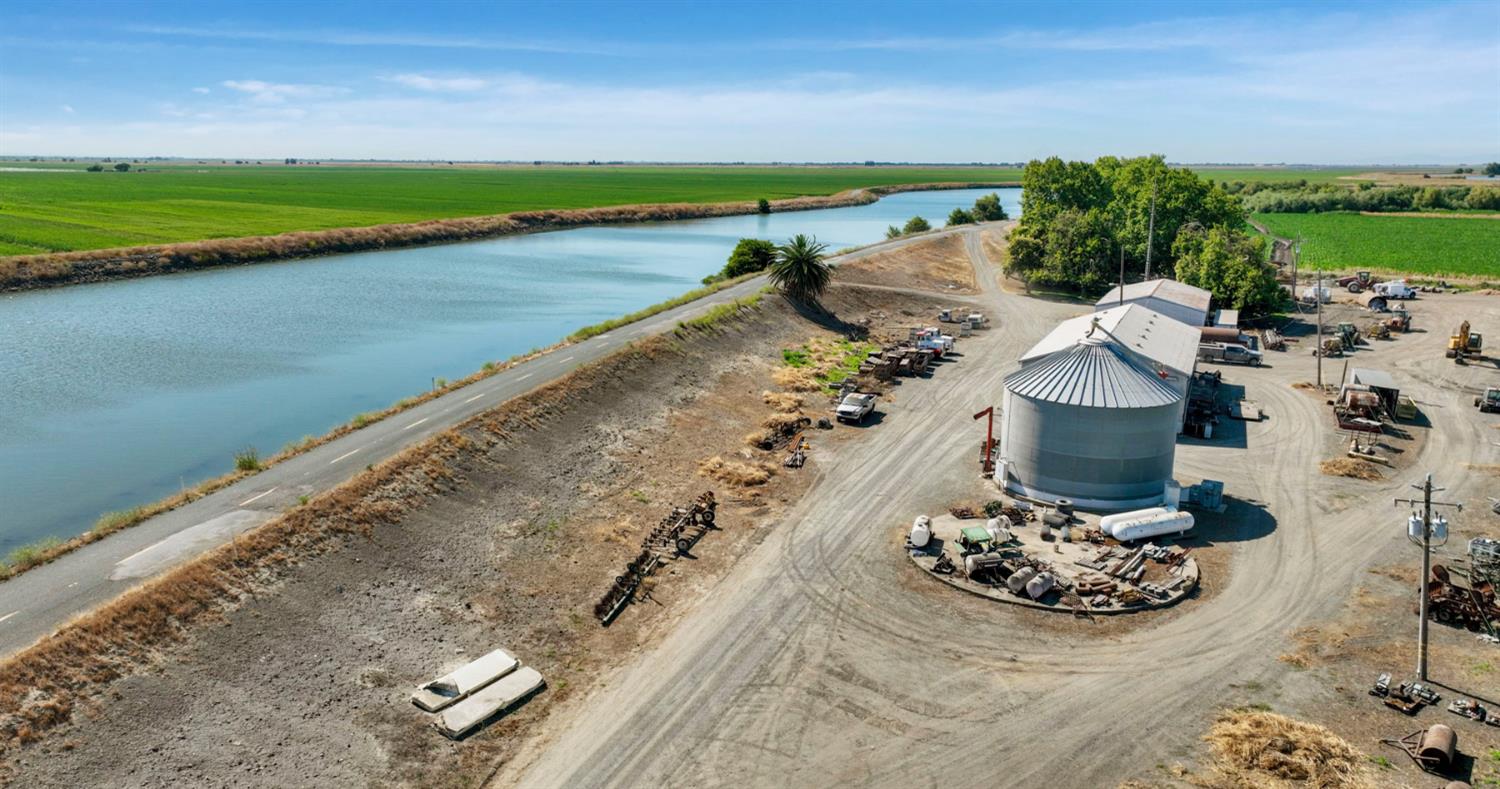 19701 Tyler Island Road Walnut Grove, CA 95690 - Photo 11 of 53 a view of a lake with a ocean view