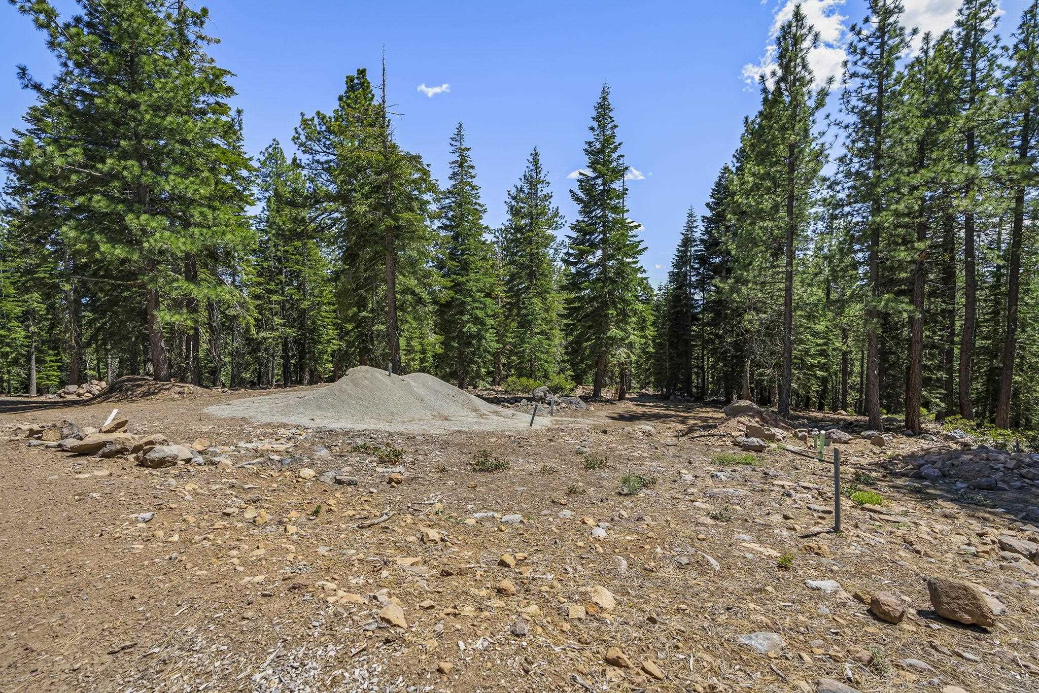 11483 Chamonix Road Truckee, CA 96161 - Photo 7 of 28
