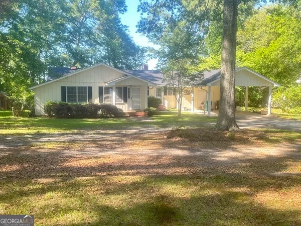 $869,000 | 125 West Lakeview Drive Northeast, Milledgeville, GA 31061
