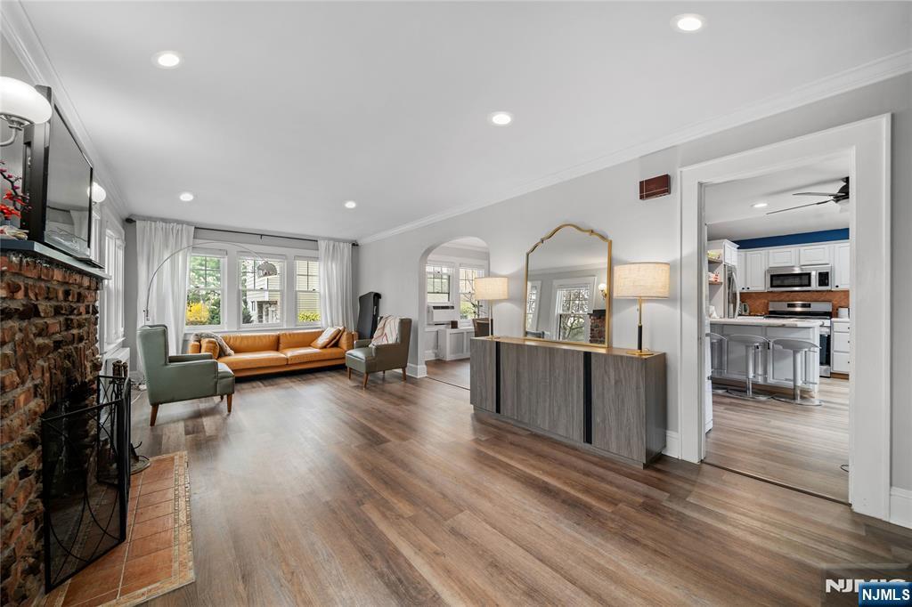 243 Jefferson Avenue Cresskill, NJ 07626 - Photo 1 of 36