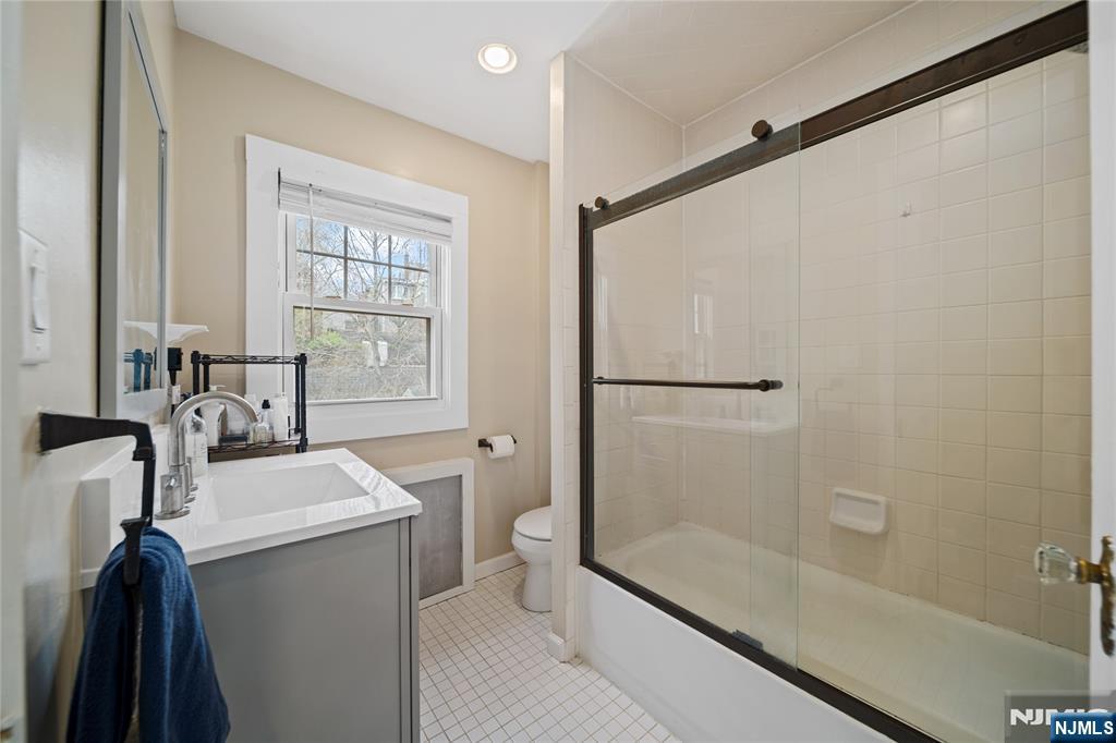 243 Jefferson Avenue Cresskill, NJ 07626 - Photo 18 of 36