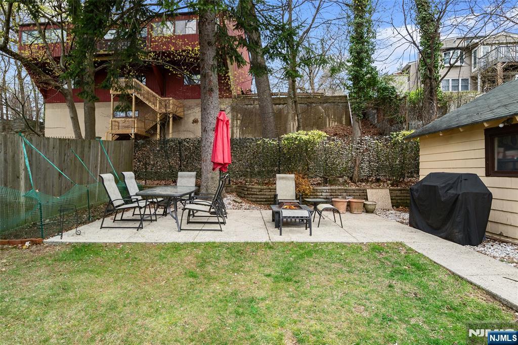 243 Jefferson Avenue Cresskill, NJ 07626 - Photo 31 of 36