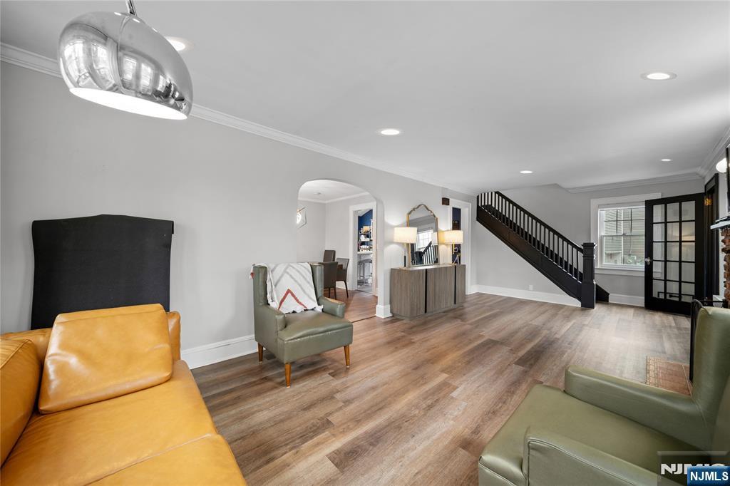 243 Jefferson Avenue Cresskill, NJ 07626 - Photo 4 of 36