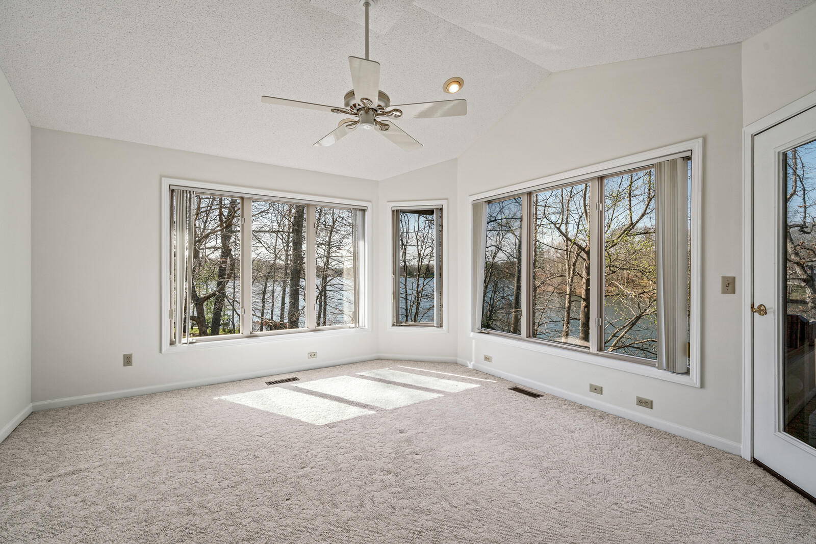 136 Rutgers Circle Crossville, TN 38558 - Photo 28 of 40 45_136_Rutgers_Cir_Crossville215_TNPC_ml